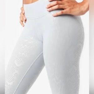 Terez Dove Gray Snakeskin Foil Leggings New without Tags